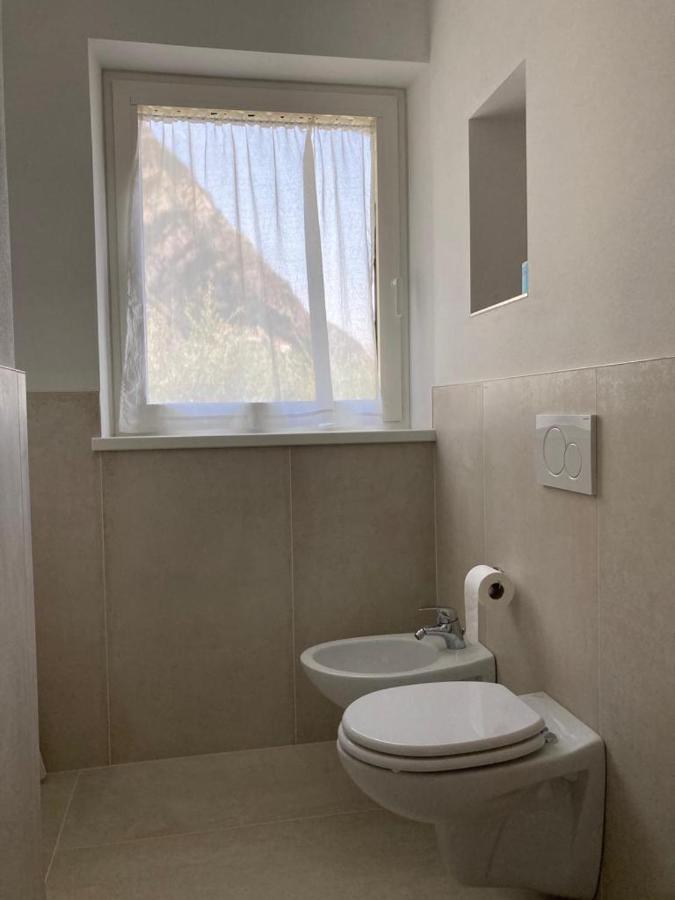 La Casa Sul Lago Apartments - Lemon Tree Apartment Лимоне-суль-Гарда Экстерьер фото